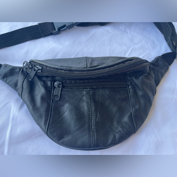 Boss | Black Genuine Leather Waist Bag Fanny Pack - Picture 2 of 7